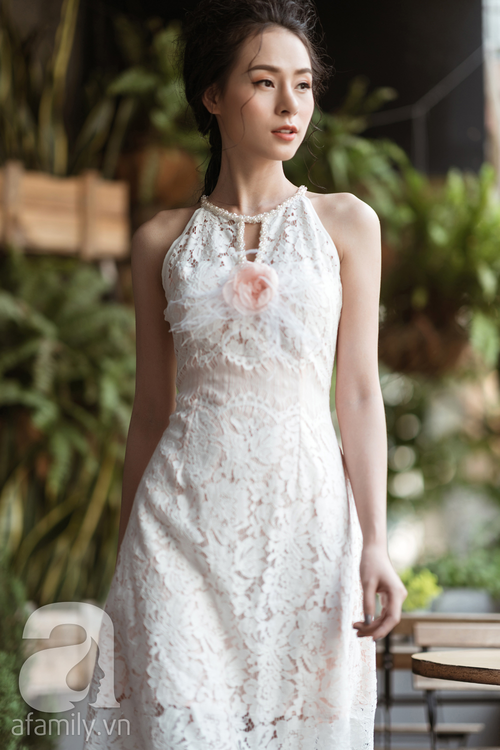 Chọn đồ ren thật chuẩn đi dự đám cưới để vừa thu hút, mà không nổi hơn cô dâu - Ảnh 11. Chọn đồ ren thật chuẩn đi dự đám cưới để vừa thu hút, mà không nổi hơn cô dâu - Ảnh 11.