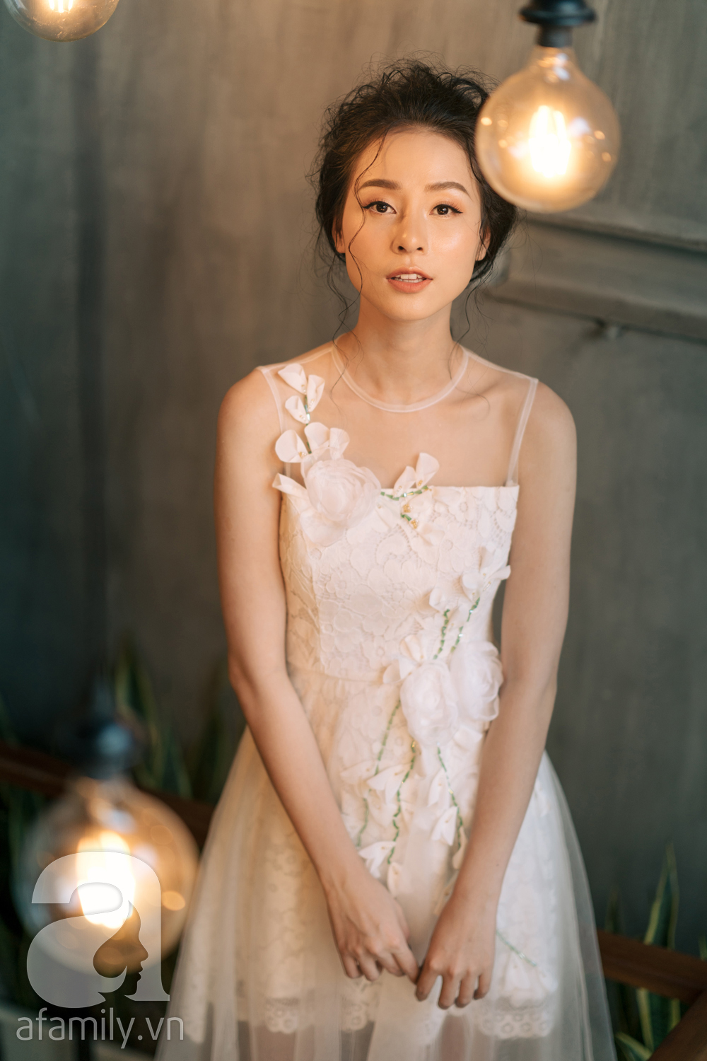 Chọn đồ ren thật chuẩn đi dự đám cưới để vừa thu hút, mà không nổi hơn cô dâu - Ảnh 18. Chọn đồ ren thật chuẩn đi dự đám cưới để vừa thu hút, mà không nổi hơn cô dâu - Ảnh 18.