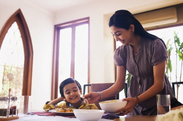 Nhìn thấy vợ mới của chồng cũ làm những điều này, tôi không muốn đòi lại con nữa - Ảnh 2.