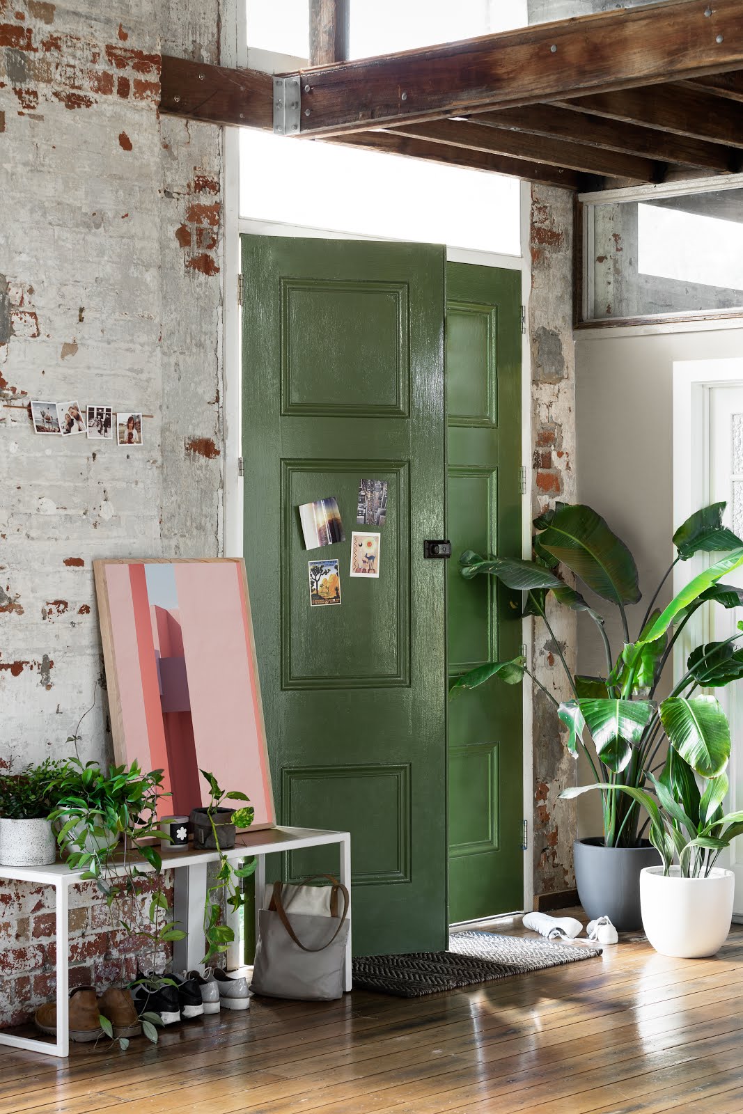 Dù tường nhà đã bong tróc nhưng tổng thể căn hộ nhỏ của cô gái trẻ này vẫn đẹp đến xuýt xoa - Ảnh 7. Dù tường nhà đã bong tróc nhưng tổng thể căn hộ nhỏ của cô gái trẻ này vẫn đẹp đến xuýt xoa - Ảnh 7.