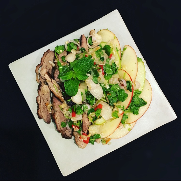 Đổi vị bữa cơm chủ nhật với món salad vịt cực cuốn hút - Ảnh 6.