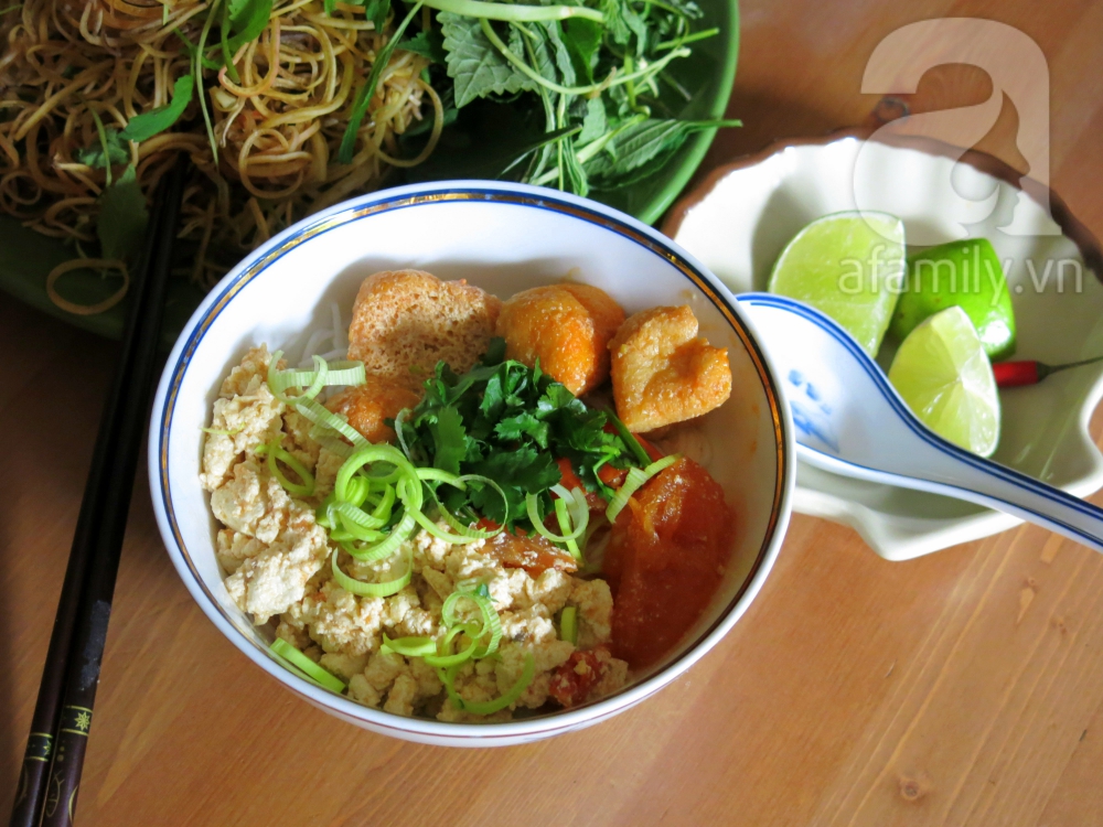 Ngày đầu tháng mời cả nhà món bún riêu chay ngọt thơm cuốn hút - Ảnh 7. Ngày đầu tháng mời cả nhà món bún riêu chay ngọt thơm cuốn hút - Ảnh 7.