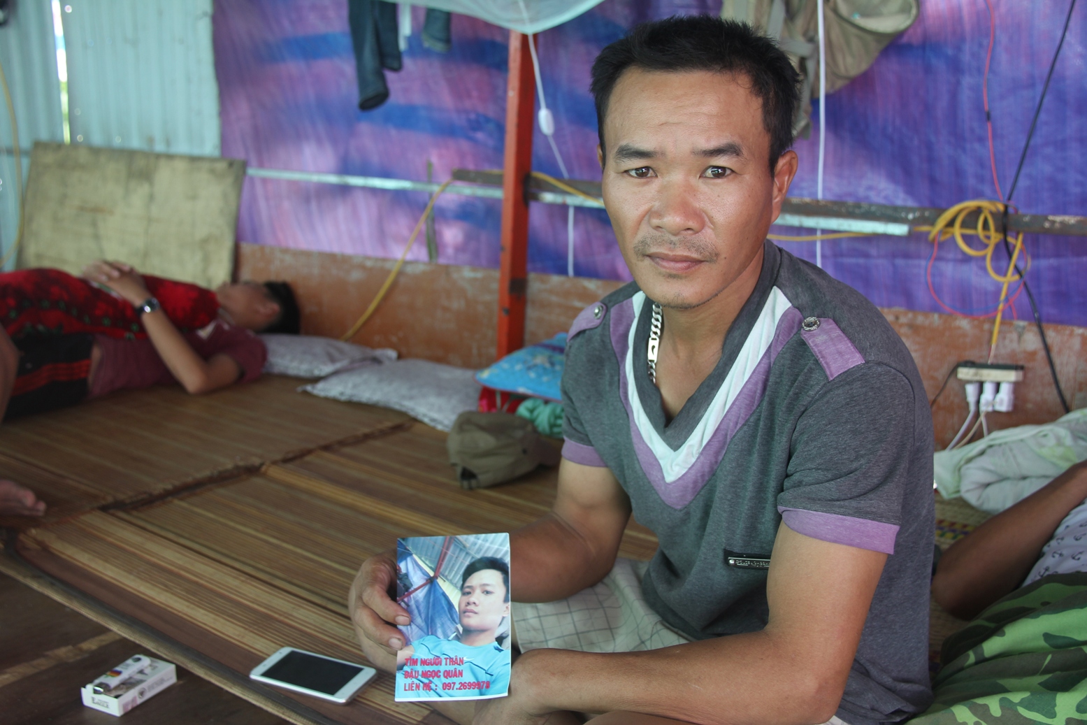 Tìm con trai mất tích, bố nhận được điện thoại đòi tiền từ kẻ lạ ở tận Campuchia - Ảnh 4.