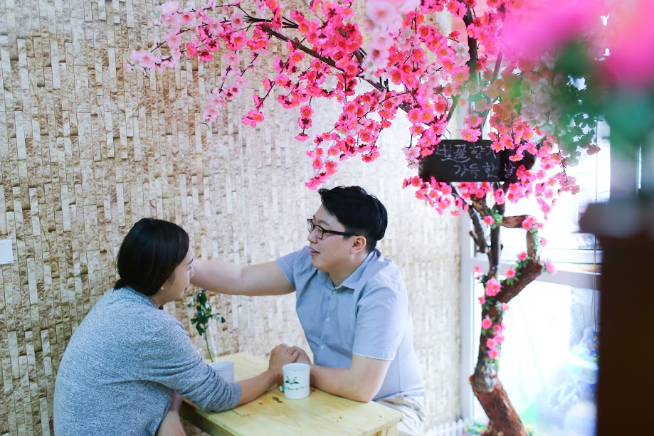 Chuyện của anh chồng Hàn đẹp trai vô tư tặng vợ hoa cúng gói giấy báo vào ngày 8/3 - Ảnh 5. Chuyện của anh chồng Hàn đẹp trai vô tư tặng vợ hoa cúng gói giấy báo vào ngày 8/3 - Ảnh 5.