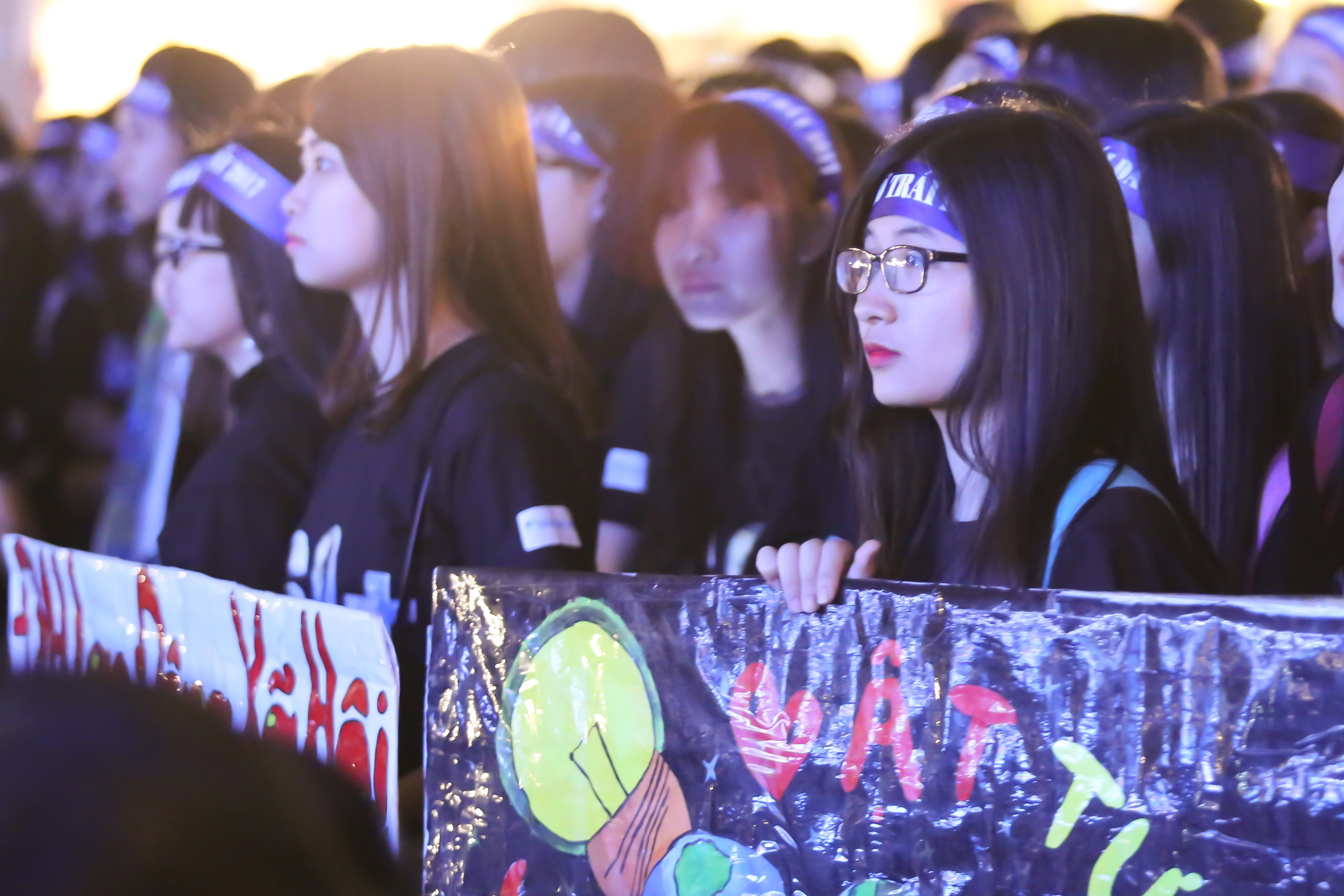 Người dân Hà Nội hào hứng với lễ hội Tắt Đèn hưởng ứng Giờ Trái đất 2017 - Ảnh 4. Người dân Hà Nội hào hứng với lễ hội Tắt Đèn hưởng ứng Giờ Trái đất 2017 - Ảnh 4.