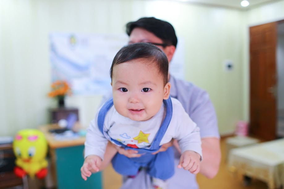 Chuyện của anh chồng Hàn đẹp trai vô tư tặng vợ hoa cúng gói giấy báo vào ngày 8/3 - Ảnh 10. Chuyện của anh chồng Hàn đẹp trai vô tư tặng vợ hoa cúng gói giấy báo vào ngày 8/3 - Ảnh 10.