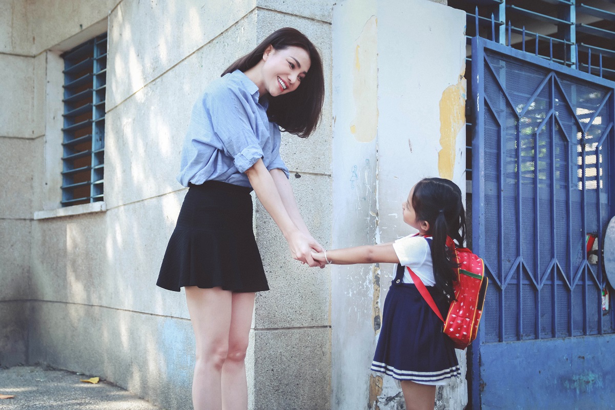 Trà Ngọc Hằng ăn vận giản dị, xúc động kể chuyện làm mẹ đơn thân - Ảnh 1. Trà Ngọc Hằng ăn vận giản dị, xúc động kể chuyện làm mẹ đơn thân - Ảnh 1.