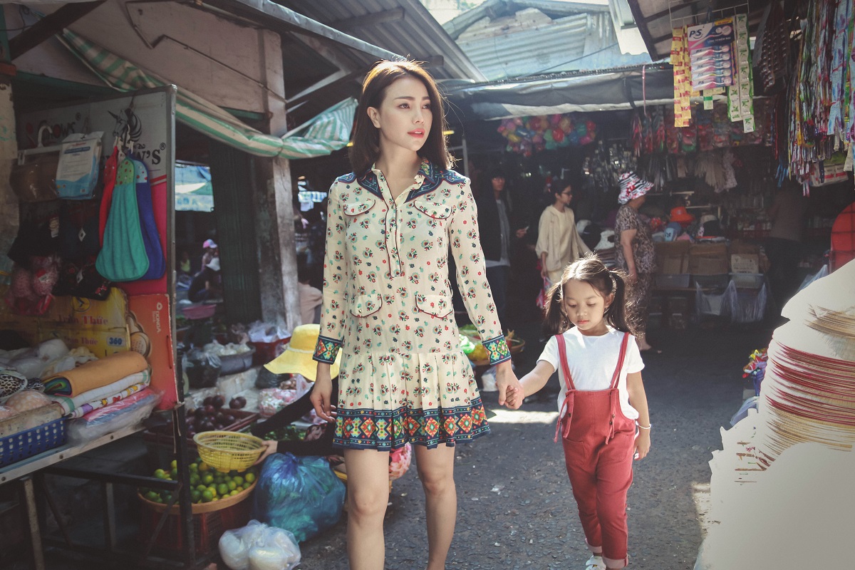 Trà Ngọc Hằng ăn vận giản dị, xúc động kể chuyện làm mẹ đơn thân - Ảnh 5. Trà Ngọc Hằng ăn vận giản dị, xúc động kể chuyện làm mẹ đơn thân - Ảnh 5.