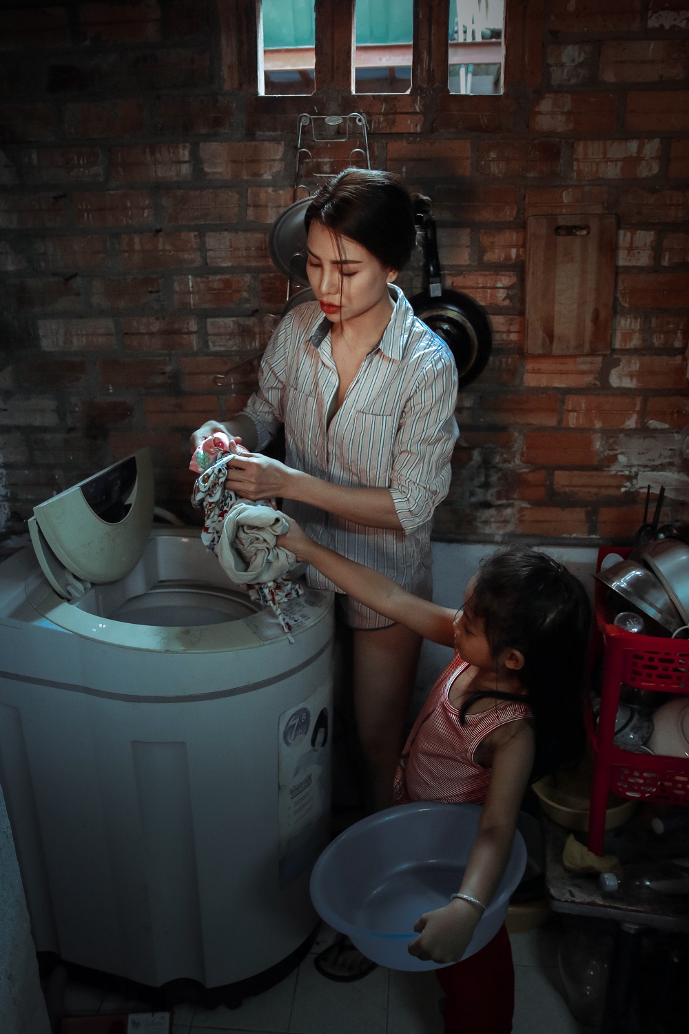 Trà Ngọc Hằng ăn vận giản dị, xúc động kể chuyện làm mẹ đơn thân - Ảnh 8. Trà Ngọc Hằng ăn vận giản dị, xúc động kể chuyện làm mẹ đơn thân - Ảnh 8.