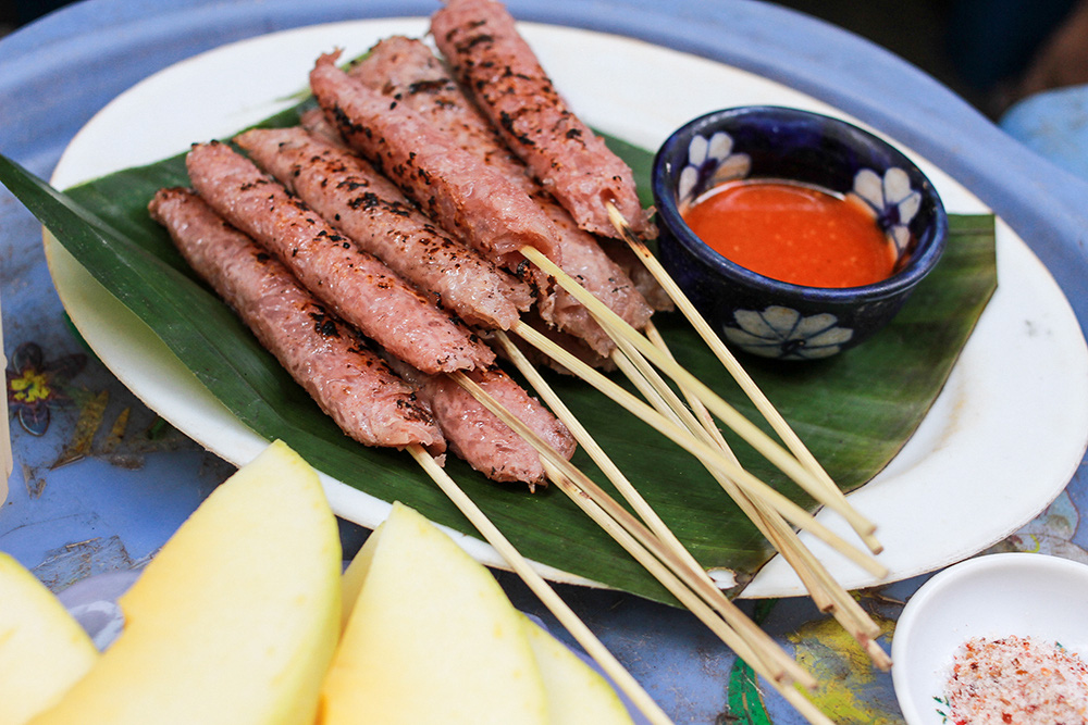 5 hàng nem chua cực ngon nên thưởng thức nhân ngày Hà Nội gió mùa - Ảnh 3. 5 hàng nem chua cực ngon nên thưởng thức nhân ngày Hà Nội gió mùa - Ảnh 3.