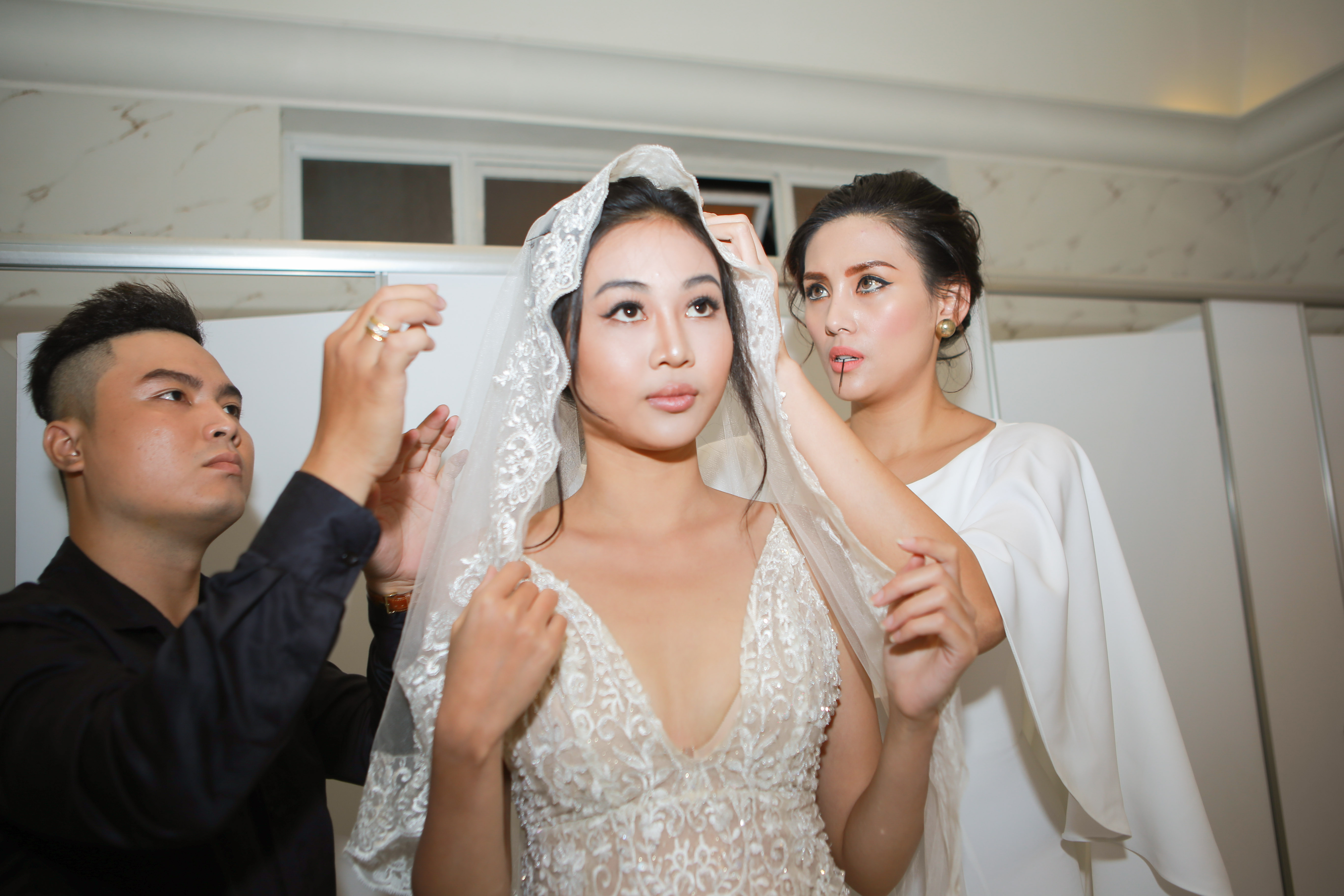 Bị đồn là HLV The Face 2017, siêu mẫu Võ Hoàng Yến trả lời lấp lửng - Ảnh 3. Bị đồn là HLV The Face 2017, siêu mẫu Võ Hoàng Yến trả lời lấp lửng - Ảnh 3.