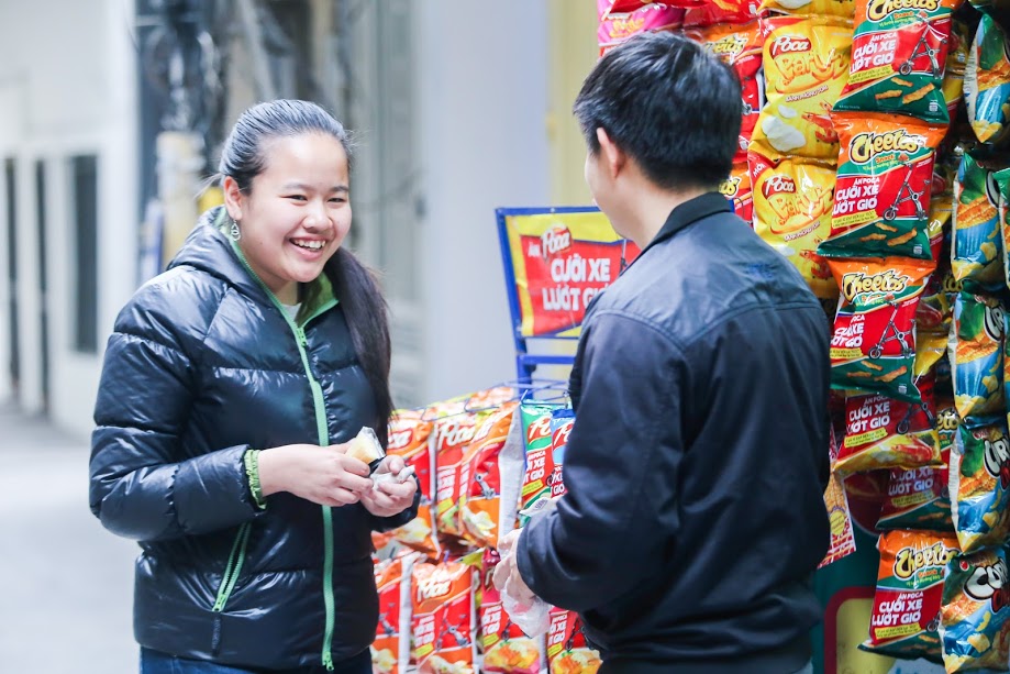 Hành trình mạnh mẽ của cô gái trẻ trở thành nữ MC khiếm thị đầu tiên dẫn chương trình thực tế - Ảnh 20. Hành trình mạnh mẽ của cô gái trẻ trở thành nữ MC khiếm thị đầu tiên dẫn chương trình thực tế - Ảnh 20.