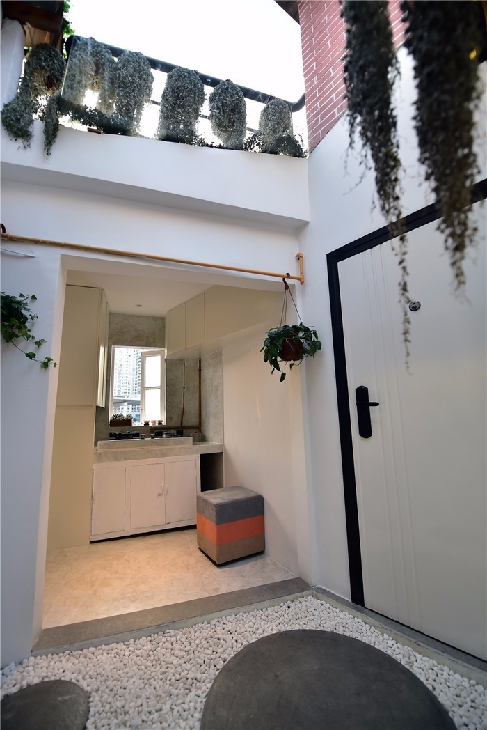 Ngôi nhà lụp xụp trên mảnh đất hình tam giác lột xác đẹp đến ngỡ ngàng - Ảnh 7. Ngôi nhà lụp xụp trên mảnh đất hình tam giác lột xác đẹp đến ngỡ ngàng - Ảnh 7.