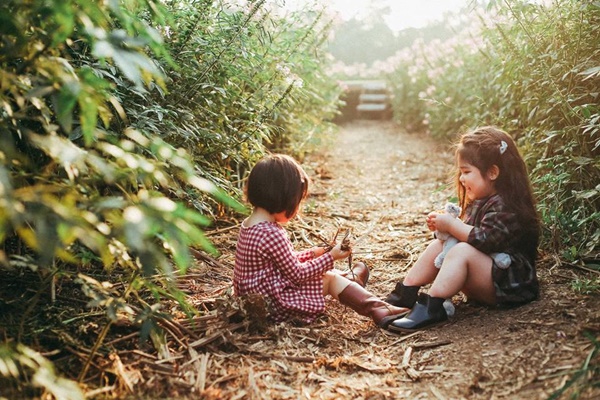 Mũm và Mầm - Đôi bạn thân động viên nhau KHÔNG SỢ CHÓ! để chụp bộ ảnh siêu yêu - Ảnh 1.