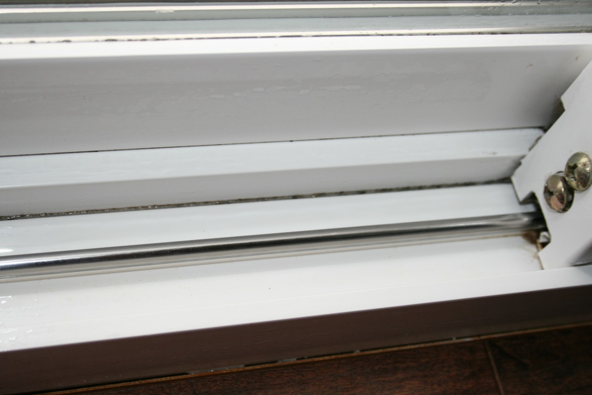 Mẹo làm sạch bụi bặm ở những vị trí khó vệ sinh nhất của cửa sổ chỉ trong nháy mắt - Ảnh 7. Mẹo làm sạch bụi bặm ở những vị trí khó vệ sinh nhất của cửa sổ chỉ trong nháy mắt - Ảnh 7.