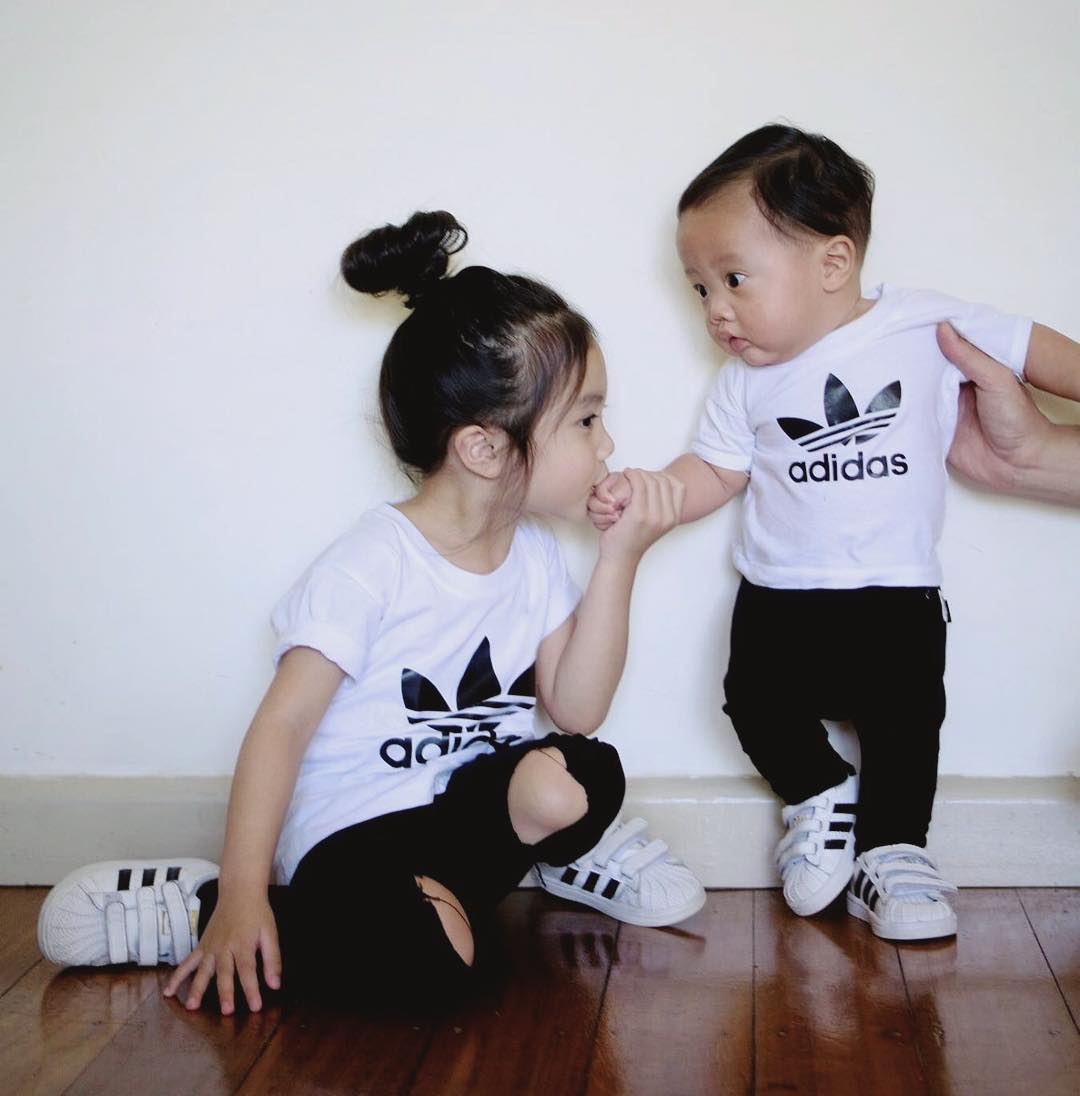Cô bé 3 tuổi tự phối đồ cực chất tiếp tục là gương mặt truyền cảm hứng mặc đẹp cho các mẹ sinh con gái - Ảnh 15. Cô bé 3 tuổi tự phối đồ cực chất tiếp tục là gương mặt truyền cảm hứng mặc đẹp cho các mẹ sinh con gái - Ảnh 15.