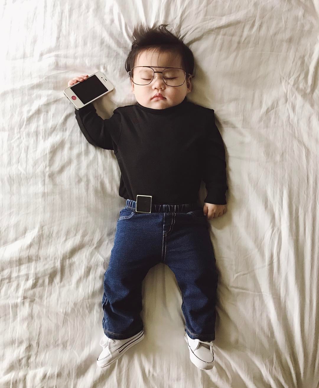 Tranh thủ con ngủ trưa, bà mẹ phù thủy hóa trang cho con gái chu du khắp thế giới - Ảnh 3. Tranh thủ con ngủ trưa, bà mẹ phù thủy hóa trang cho con gái chu du khắp thế giới - Ảnh 3.