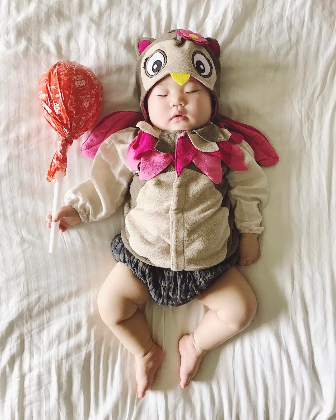 Tranh thủ con ngủ trưa, bà mẹ phù thủy hóa trang cho con gái chu du khắp thế giới - Ảnh 7. Tranh thủ con ngủ trưa, bà mẹ phù thủy hóa trang cho con gái chu du khắp thế giới - Ảnh 7.