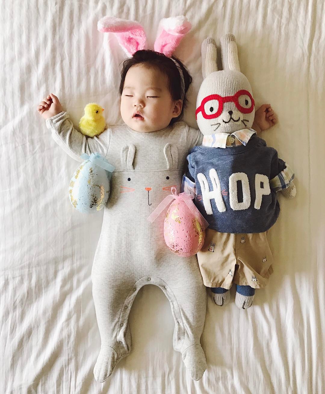 Tranh thủ con ngủ trưa, bà mẹ phù thủy hóa trang cho con gái chu du khắp thế giới - Ảnh 10. Tranh thủ con ngủ trưa, bà mẹ phù thủy hóa trang cho con gái chu du khắp thế giới - Ảnh 10.