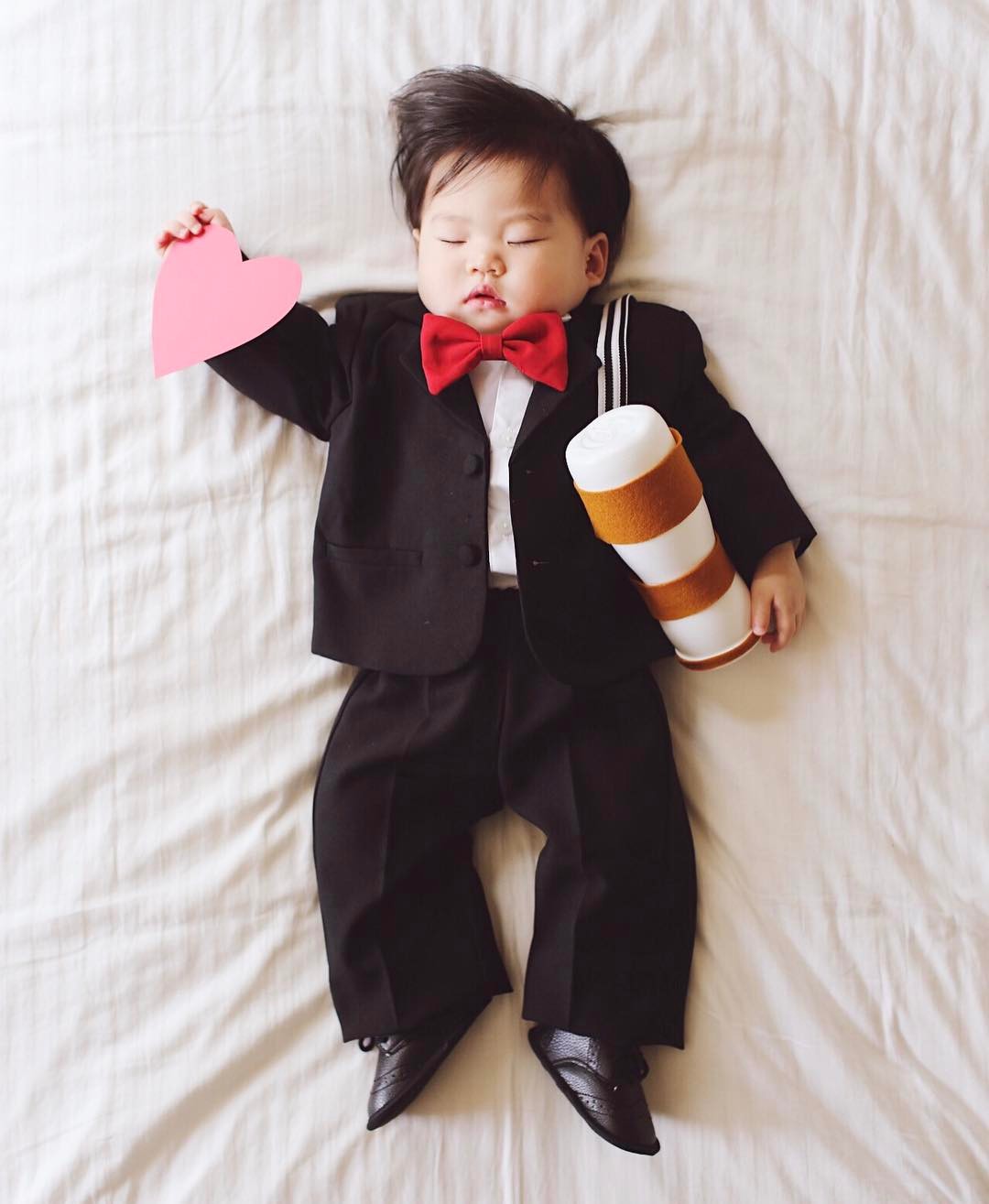 Tranh thủ con ngủ trưa, bà mẹ phù thủy hóa trang cho con gái chu du khắp thế giới - Ảnh 13. Tranh thủ con ngủ trưa, bà mẹ phù thủy hóa trang cho con gái chu du khắp thế giới - Ảnh 13.