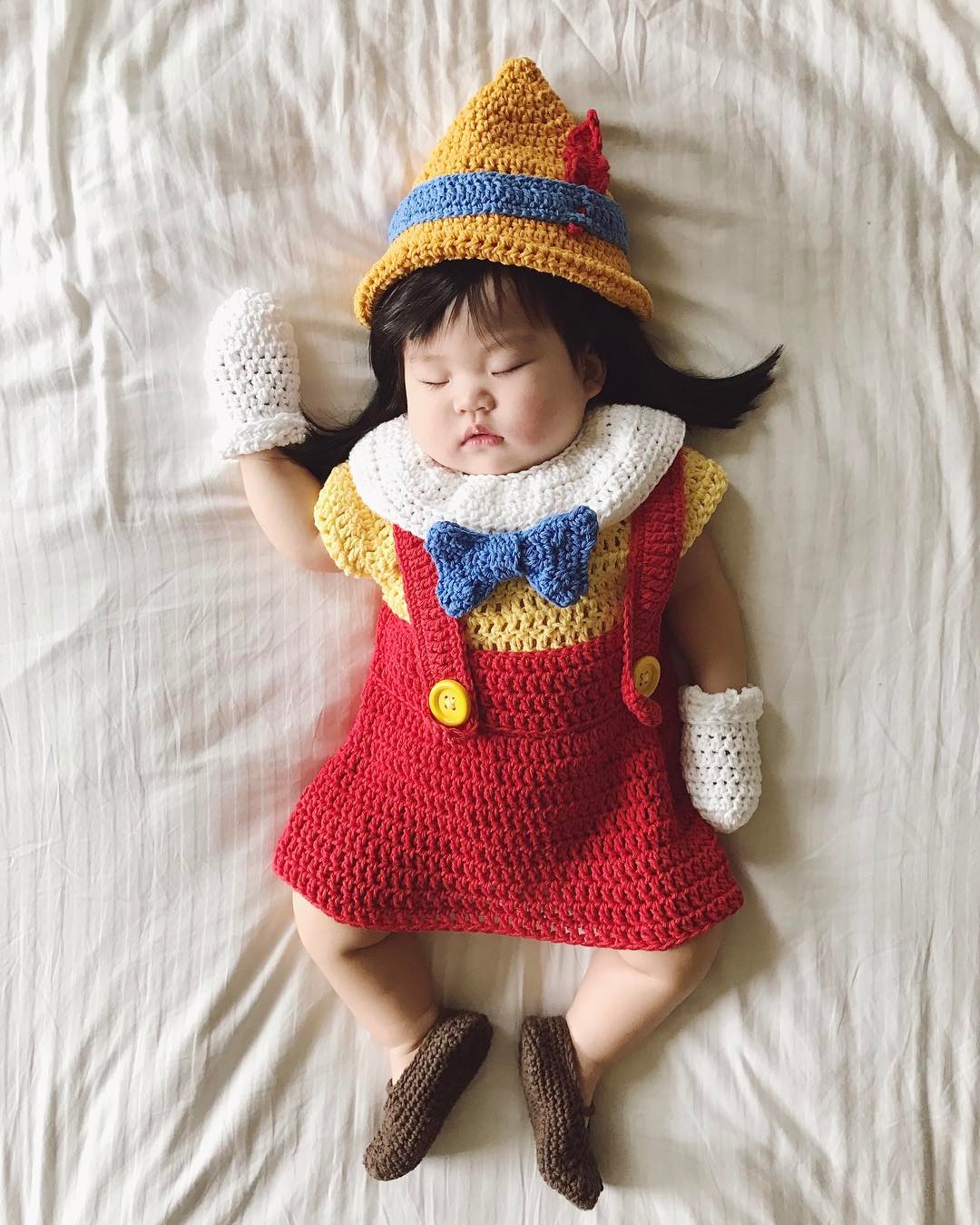 Tranh thủ con ngủ trưa, bà mẹ phù thủy hóa trang cho con gái chu du khắp thế giới - Ảnh 23. Tranh thủ con ngủ trưa, bà mẹ phù thủy hóa trang cho con gái chu du khắp thế giới - Ảnh 23.