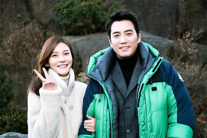 Tài tử “Nữ hoàng Seon Deok” sẽ tổ chức đám cưới với bạn gái vào tháng 5 tới - Ảnh 2. Tài tử “Nữ hoàng Seon Deok” sẽ tổ chức đám cưới với bạn gái vào tháng 5 tới - Ảnh 2.