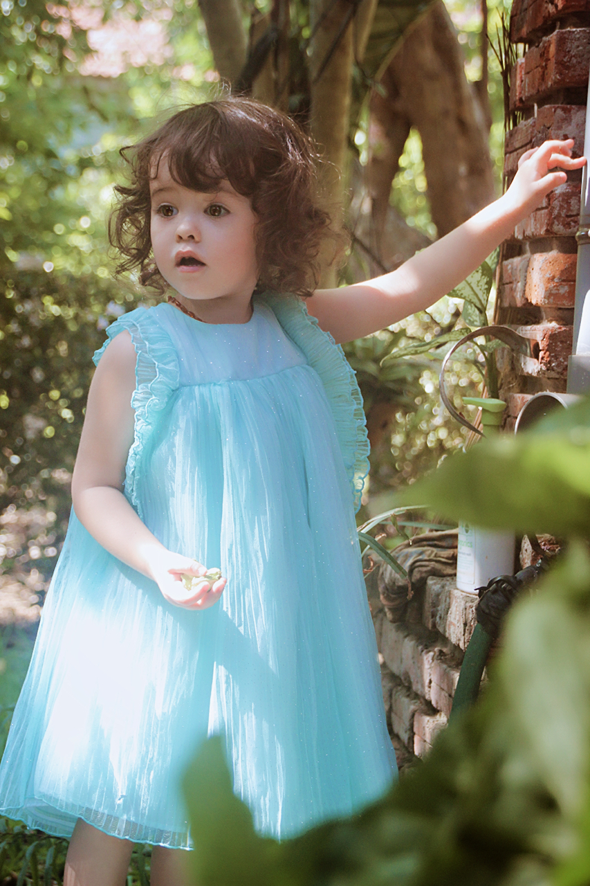 Đổ rụp trước bé gái lai gốc Việt sở hữu đôi mắt đẹp hút hồn - Ảnh 10. Đổ rụp trước bé gái lai gốc Việt sở hữu đôi mắt đẹp hút hồn - Ảnh 10.