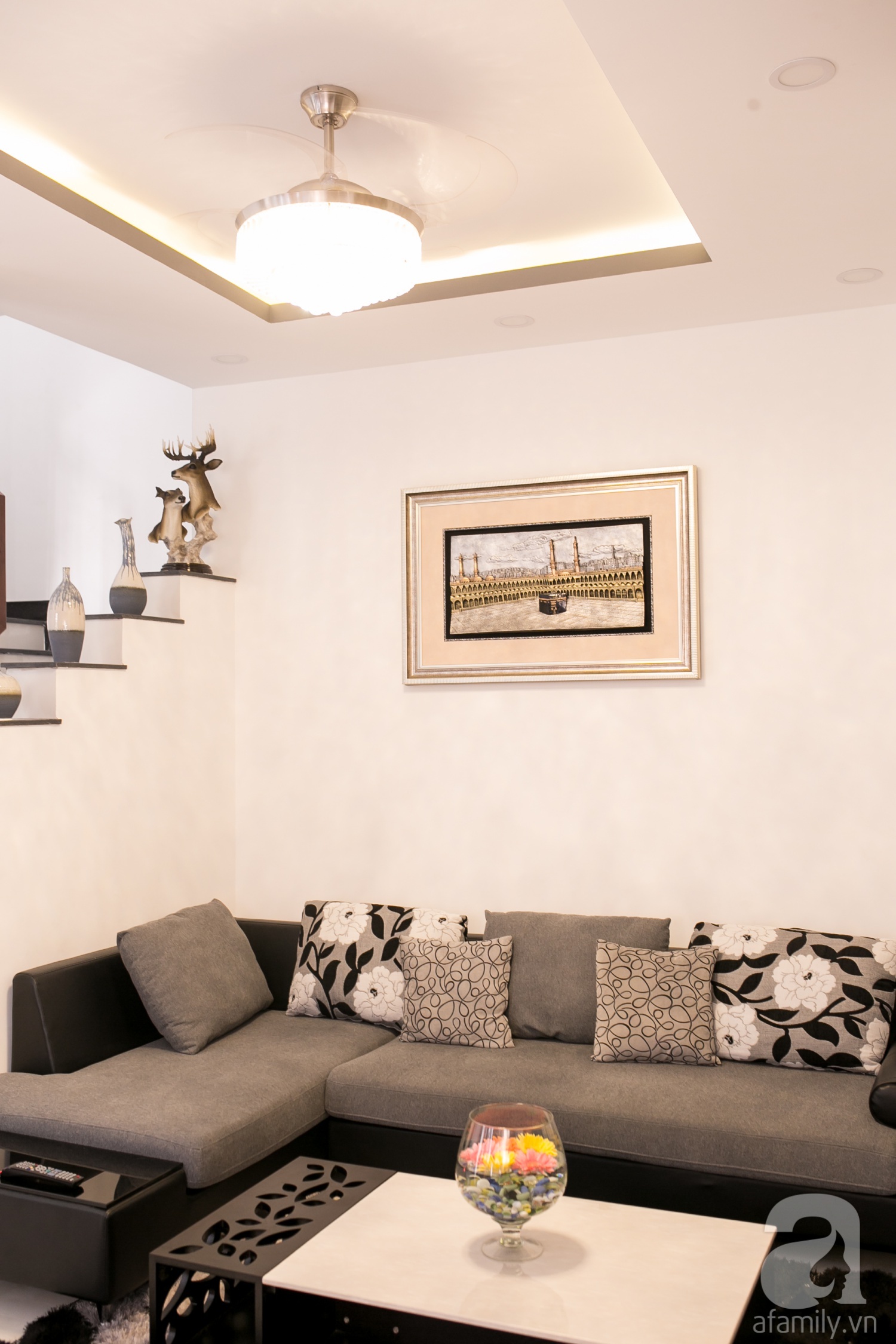 Với chi phí gần 2 tỷ đồng, nhà cấp 4 ở Sài Gòn đã biến thành nhà phố hiện đại đến bất ngờ - Ảnh 4. Với chi phí gần 2 tỷ đồng, nhà cấp 4 ở Sài Gòn đã biến thành nhà phố hiện đại đến bất ngờ - Ảnh 4.