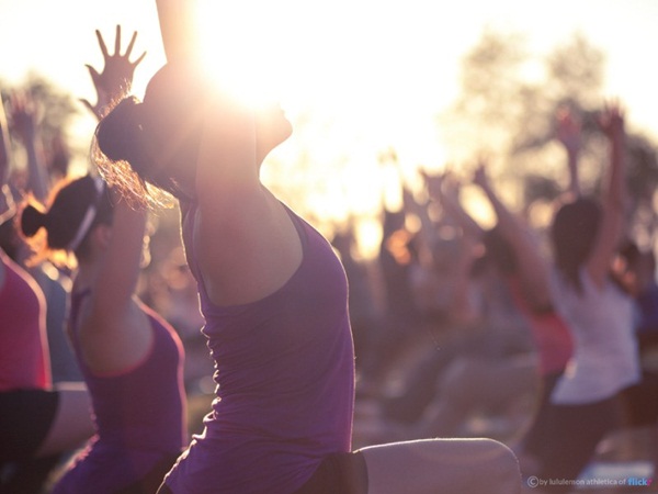 6 lí do thuyết phục bạn nên tập yoga ngoài trời bất cứ khi nào có thể - Ảnh 4.