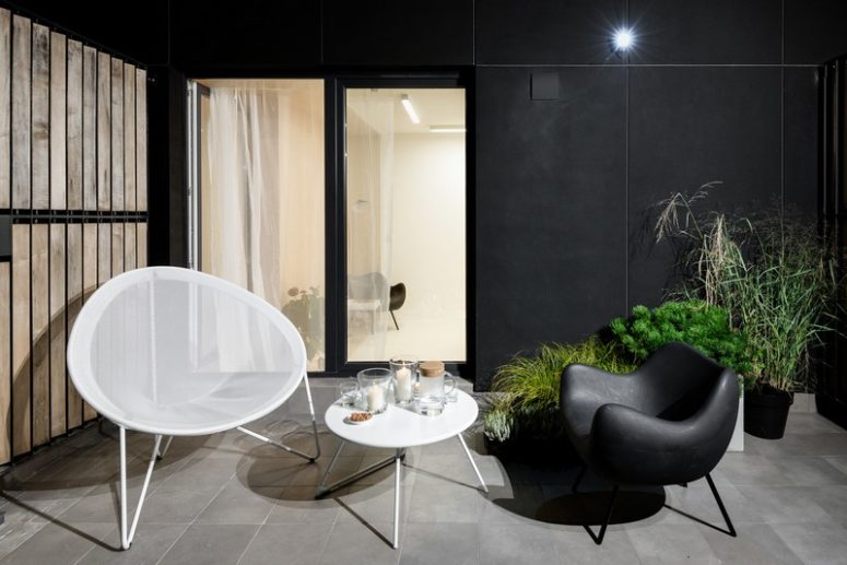 Căn hộ siêu nhỏ nhưng rất ấm cúng và đầy đủ chức năng dành cho những ai yêu phong cách tối giản - Ảnh 11. Căn hộ siêu nhỏ nhưng rất ấm cúng và đầy đủ chức năng dành cho những ai yêu phong cách tối giản - Ảnh 11.