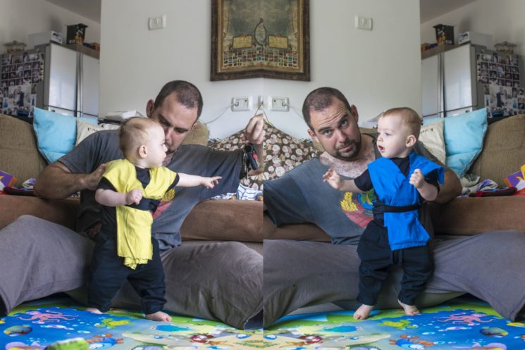 Cặp sinh đôi cực dễ thương trong những bức ảnh không đụng hàng - Ảnh 8. Cặp sinh đôi cực dễ thương trong những bức ảnh không đụng hàng - Ảnh 8.