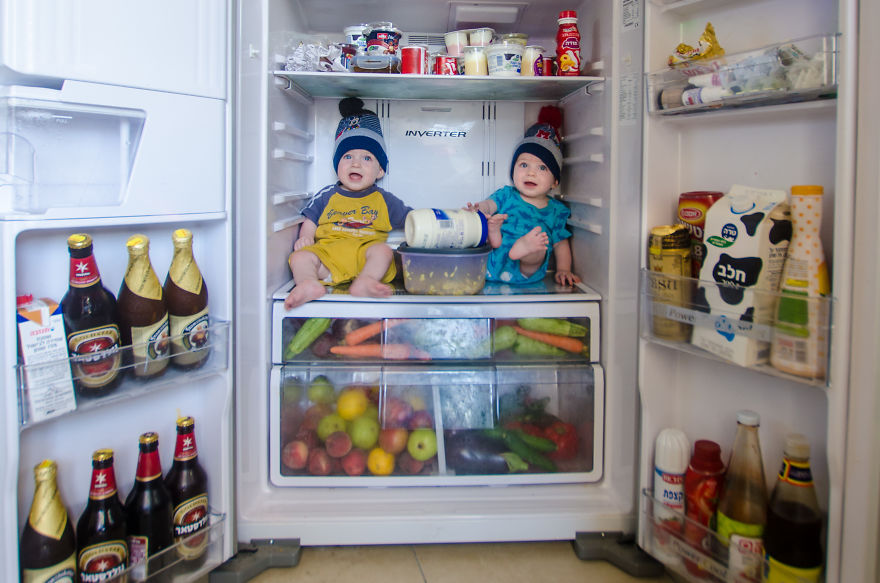 Cặp sinh đôi cực dễ thương trong những bức ảnh không đụng hàng - Ảnh 18. Cặp sinh đôi cực dễ thương trong những bức ảnh không đụng hàng - Ảnh 18.