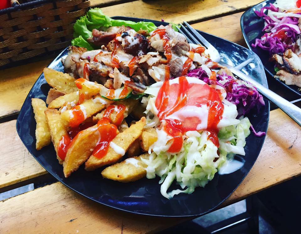 7 quán bánh mì bình dân mà ngon tê lưỡi của Hà Nội - Ảnh 7. 7 quán bánh mì bình dân mà ngon tê lưỡi của Hà Nội - Ảnh 7.