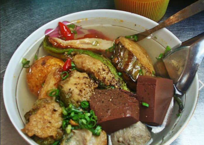 8 quán ăn nhìn tuềnh toàng nhưng ai thử một lần cũng gật gù đáng đồng tiền bát gạo - Ảnh 28. 8 quán ăn nhìn tuềnh toàng nhưng ai thử một lần cũng gật gù đáng đồng tiền bát gạo - Ảnh 28.