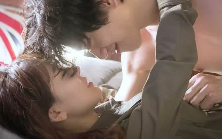 9 sai lầm tày trời về chuyện giường chiếu mà bạn tưởng quyến rũ nhưng lại đánh tụt cảm hứng đối phương - Ảnh 2. 9 sai lầm tày trời về chuyện giường chiếu mà bạn tưởng quyến rũ nhưng lại đánh tụt cảm hứng đối phương - Ảnh 2.