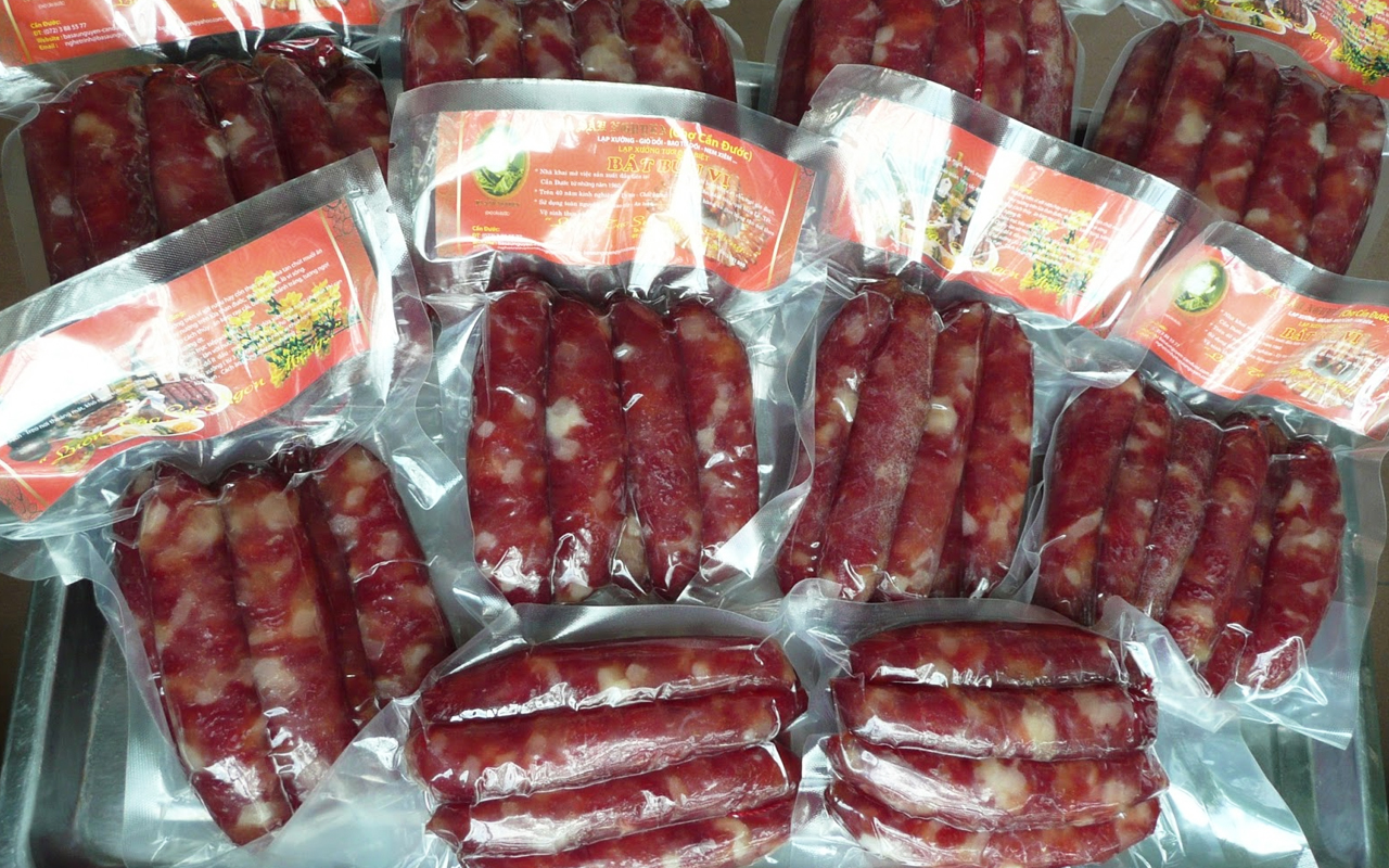 Lạp xưởng ăn Tết phải coi kỹ, chỉ được mua khi thấy như thế này - Ảnh 3. Lạp xưởng ăn Tết phải coi kỹ, chỉ được mua khi thấy như thế này - Ảnh 3.