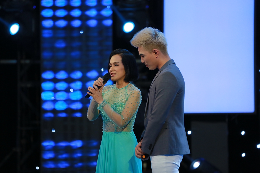 Con gái Chế Linh gây sốc khi khóc nức nở tố cha bỏ bê vợ con - Ảnh 5. Con gái Chế Linh gây sốc khi khóc nức nở tố cha bỏ bê vợ con - Ảnh 5.