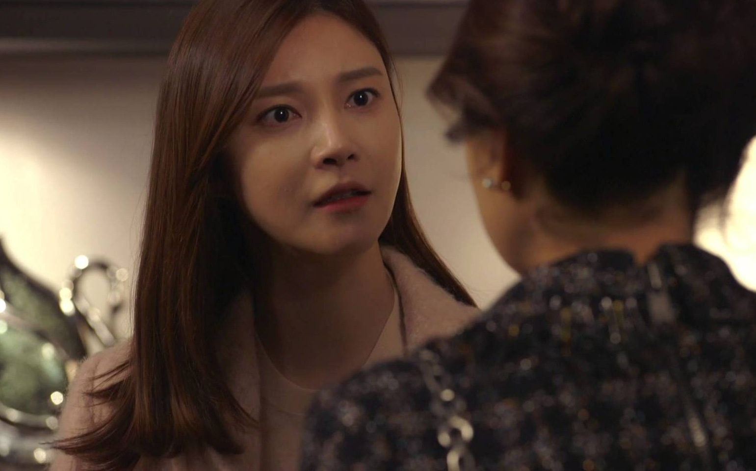 Bí mật nghiệt ngã sau bức màn hạnh phúc “tối nào chồng cũng nắm tay dắt vợ đi dạo” - Ảnh 1. Bí mật nghiệt ngã sau bức màn hạnh phúc “tối nào chồng cũng nắm tay dắt vợ đi dạo” - Ảnh 1.