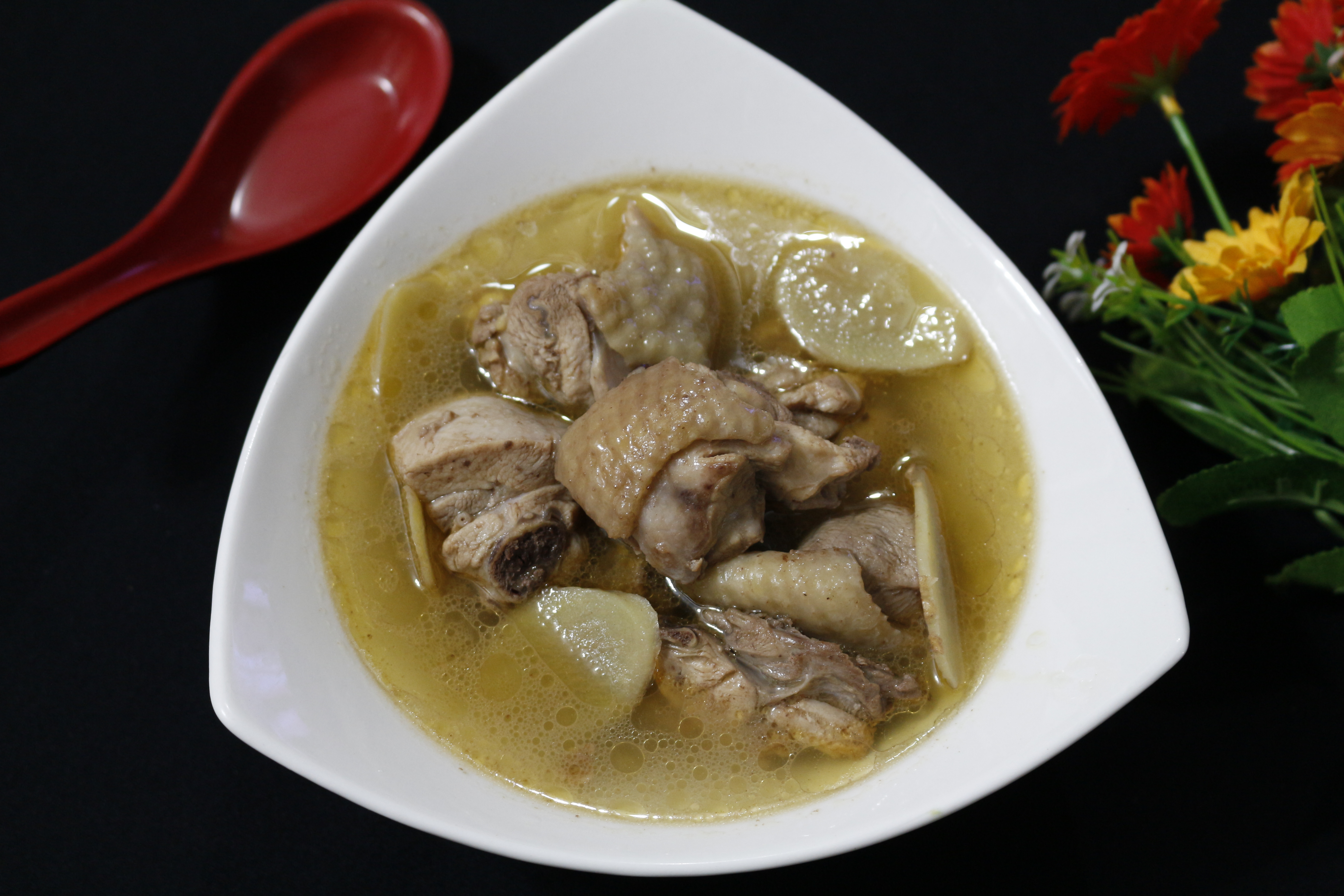 Thời tiết ẩm ương dễ ốm, bồi bổ sức khỏe ngay với món canh gà bổ dưỡng này các mẹ ơi - Ảnh 5. Thời tiết ẩm ương dễ ốm, bồi bổ sức khỏe ngay với món canh gà bổ dưỡng này các mẹ ơi - Ảnh 5.