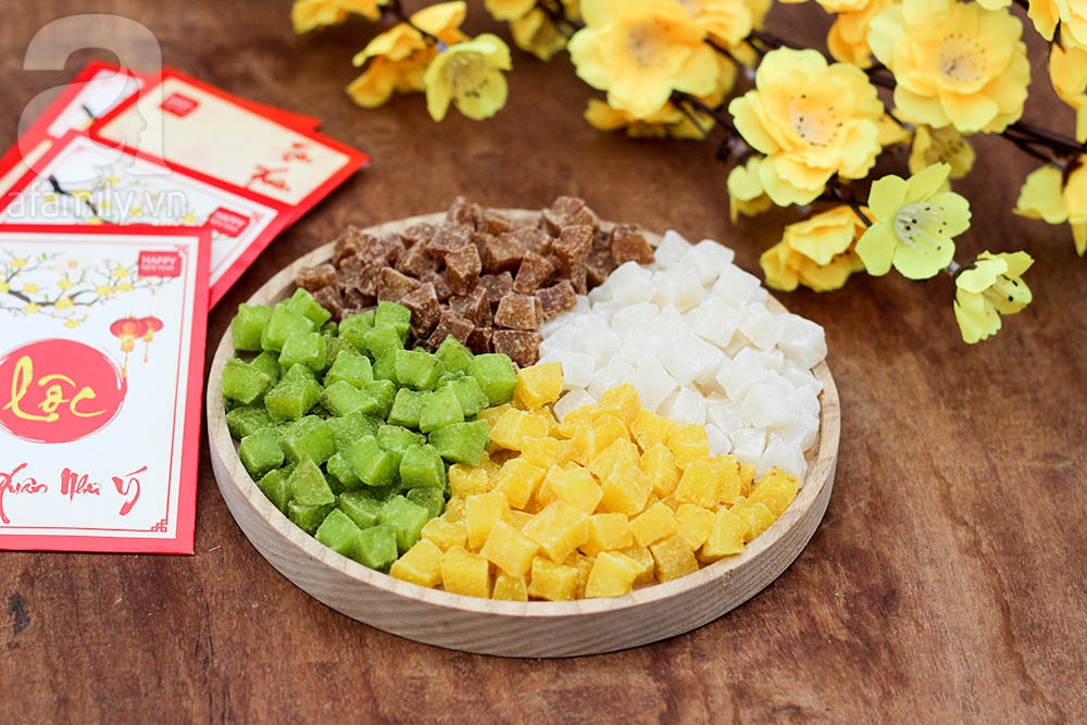 Đừng làm mứt dừa kiểu cũ nữa, Tết này hãy thử ngay mứt dừa viên cực lạ này nhé! - Ảnh 1. Đừng làm mứt dừa kiểu cũ nữa, Tết này hãy thử ngay mứt dừa viên cực lạ này nhé! - Ảnh 1.