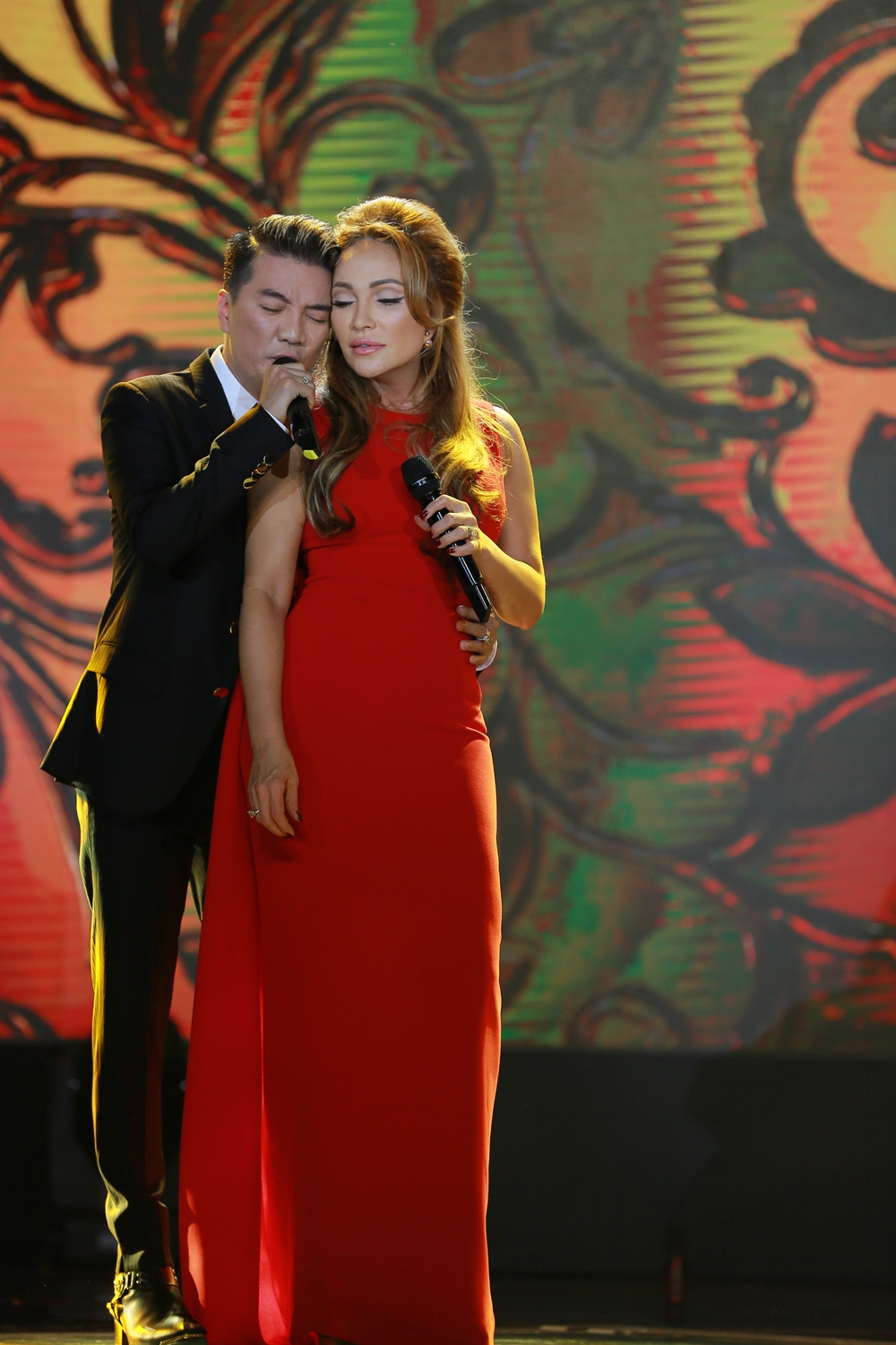 Con gái Chế Linh gây sốc khi khóc nức nở tố cha bỏ bê vợ con - Ảnh 9. Con gái Chế Linh gây sốc khi khóc nức nở tố cha bỏ bê vợ con - Ảnh 9.