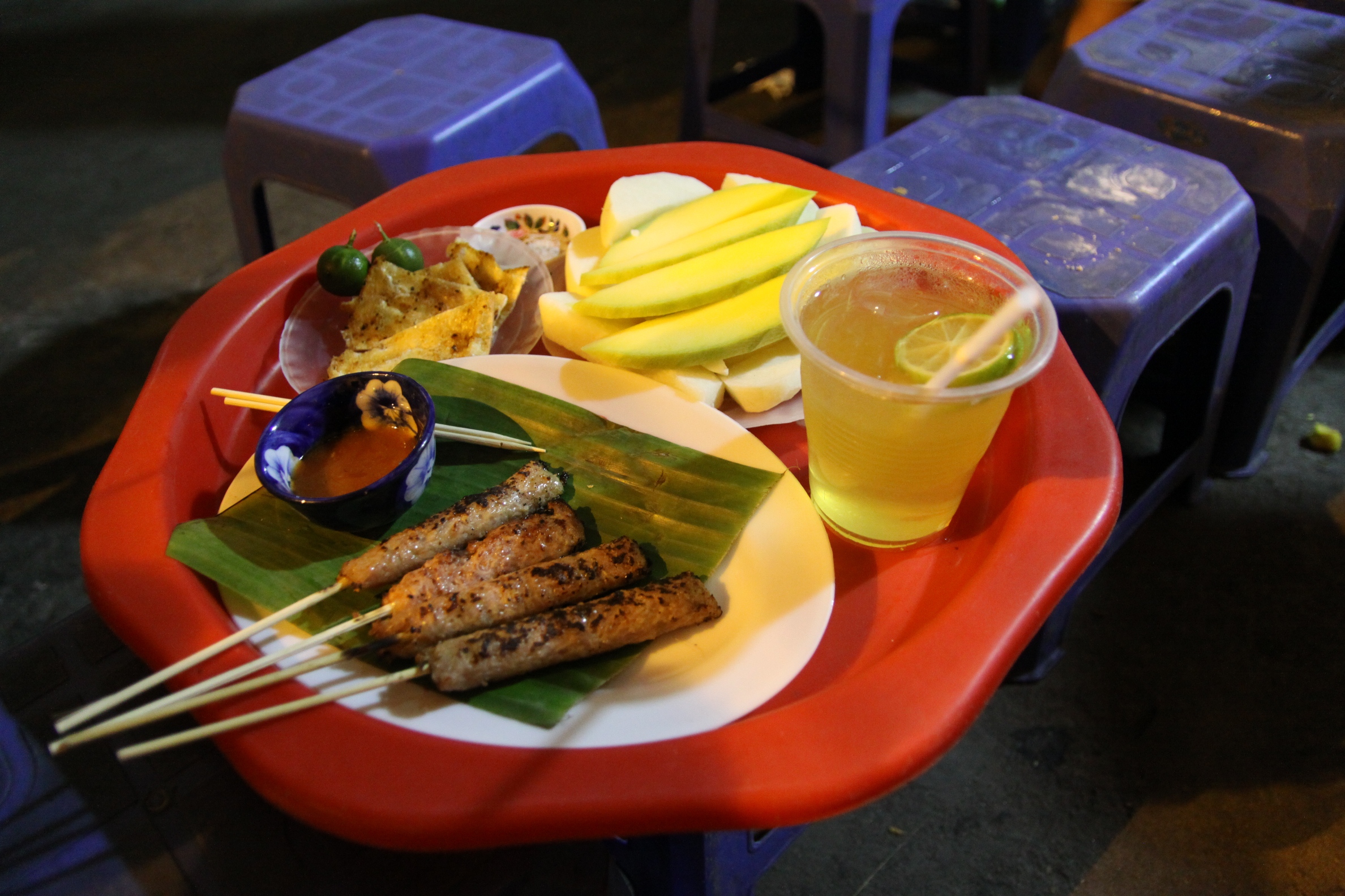 5 hàng nem chua cực ngon nên thưởng thức nhân ngày Hà Nội gió mùa - Ảnh 4. 5 hàng nem chua cực ngon nên thưởng thức nhân ngày Hà Nội gió mùa - Ảnh 4.