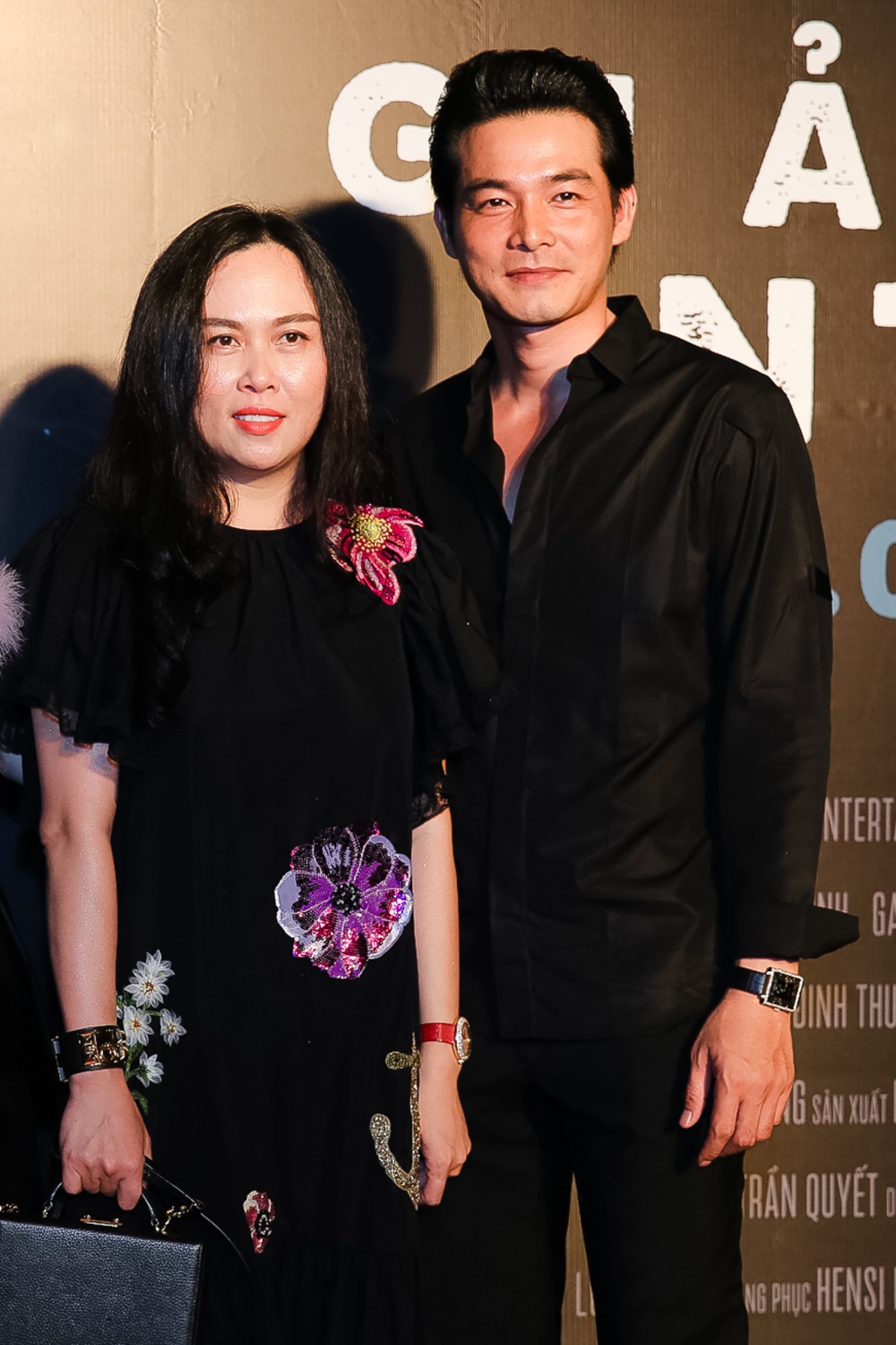 Quách Ngọc Ngoan tay trong tay tình già đến chúc mừng Ngọc Trinh - Ảnh 4. Quách Ngọc Ngoan tay trong tay tình già đến chúc mừng Ngọc Trinh - Ảnh 4.