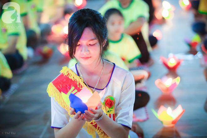 Lễ Vu lan dưới hoa đăng lung linh tại chùa Ninh Tảo (Hà Nam) - Ảnh 15.