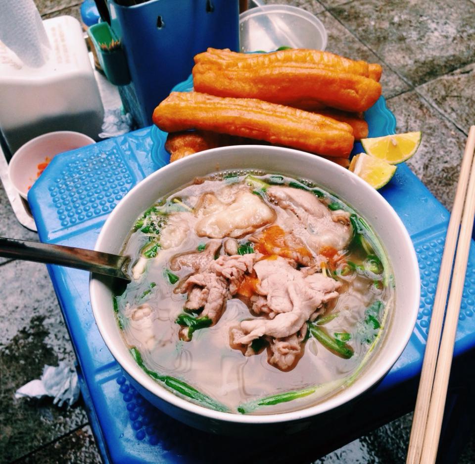 Cầu Gỗ - con phố dù sáng, trưa hay tối muộn đều đầy ắp món ngon - Ảnh 7. Cầu Gỗ - con phố dù sáng, trưa hay tối muộn đều đầy ắp món ngon - Ảnh 7.