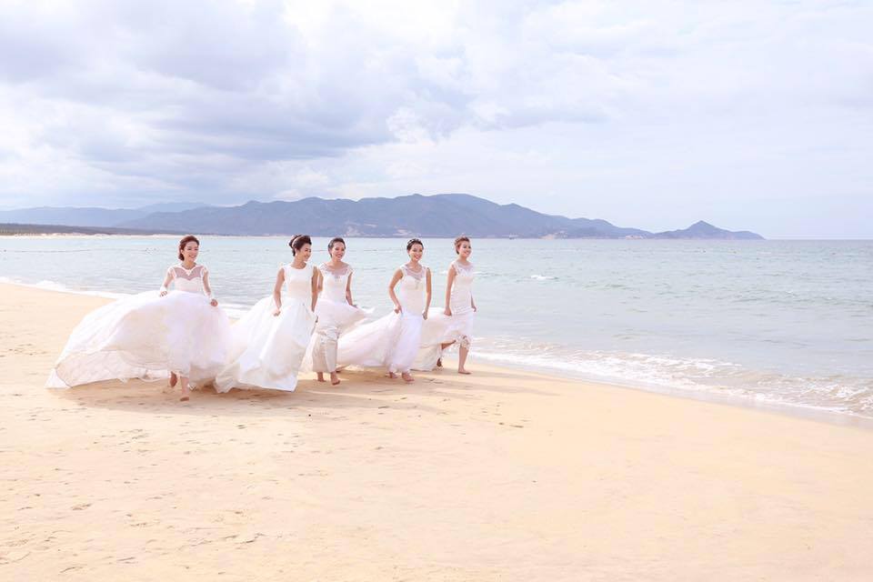 Hoa hậu bản sắc Việt toàn cầu Thu Ngân bất ngờ kết hôn với doanh nhân hơn 19 tuổi - Ảnh 3. Hoa hậu bản sắc Việt toàn cầu Thu Ngân bất ngờ kết hôn với doanh nhân hơn 19 tuổi - Ảnh 3.