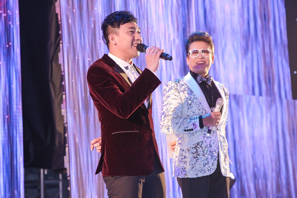 Tròn mắt với siêu đám cưới 10 tỷ: Mời toàn sao hạng A, tiệc cưới tại nhà hàng 5 sao... dựng trong 1 tuần - Ảnh 5. Tròn mắt với siêu đám cưới 10 tỷ: Mời toàn sao hạng A, tiệc cưới tại nhà hàng 5 sao... dựng trong 1 tuần - Ảnh 5.