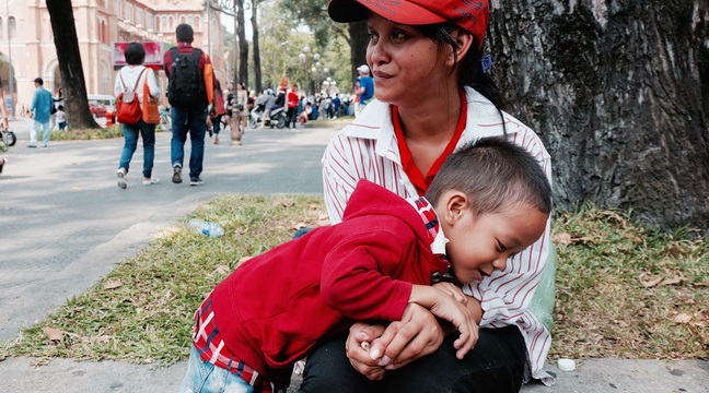 Đại diện Vinamilk: Chúng tôi đang sắp xếp cho chị Linh một công việc phù hợp, để chị ổn định nuôi con - Ảnh 1.