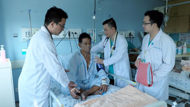TP.HCM: Một bệnh nhân Singapore gần ngưng tim được “hồi sinh” thần kỳ từ cõi chết - Ảnh 5.