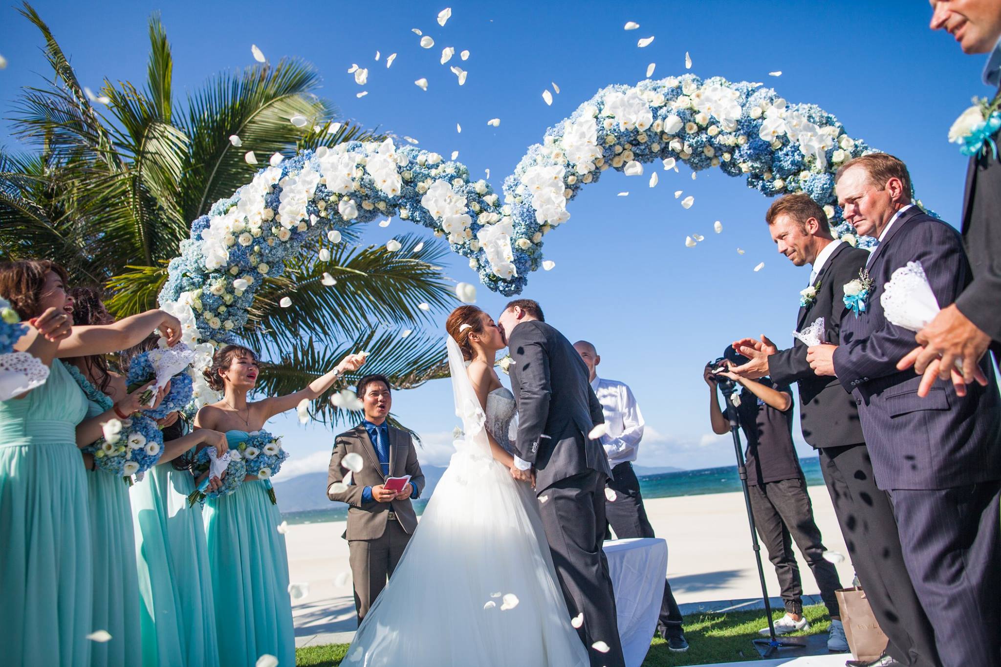 Hậu đám cưới xa hoa hết nấc, cô gái Ninh Bình tiết lộ cuộc sống hôn nhân đầy bất ngờ với chồng tỷ phú Canada - Ảnh 1. Hậu đám cưới xa hoa hết nấc, cô gái Ninh Bình tiết lộ cuộc sống hôn nhân đầy bất ngờ với chồng tỷ phú Canada - Ảnh 1.